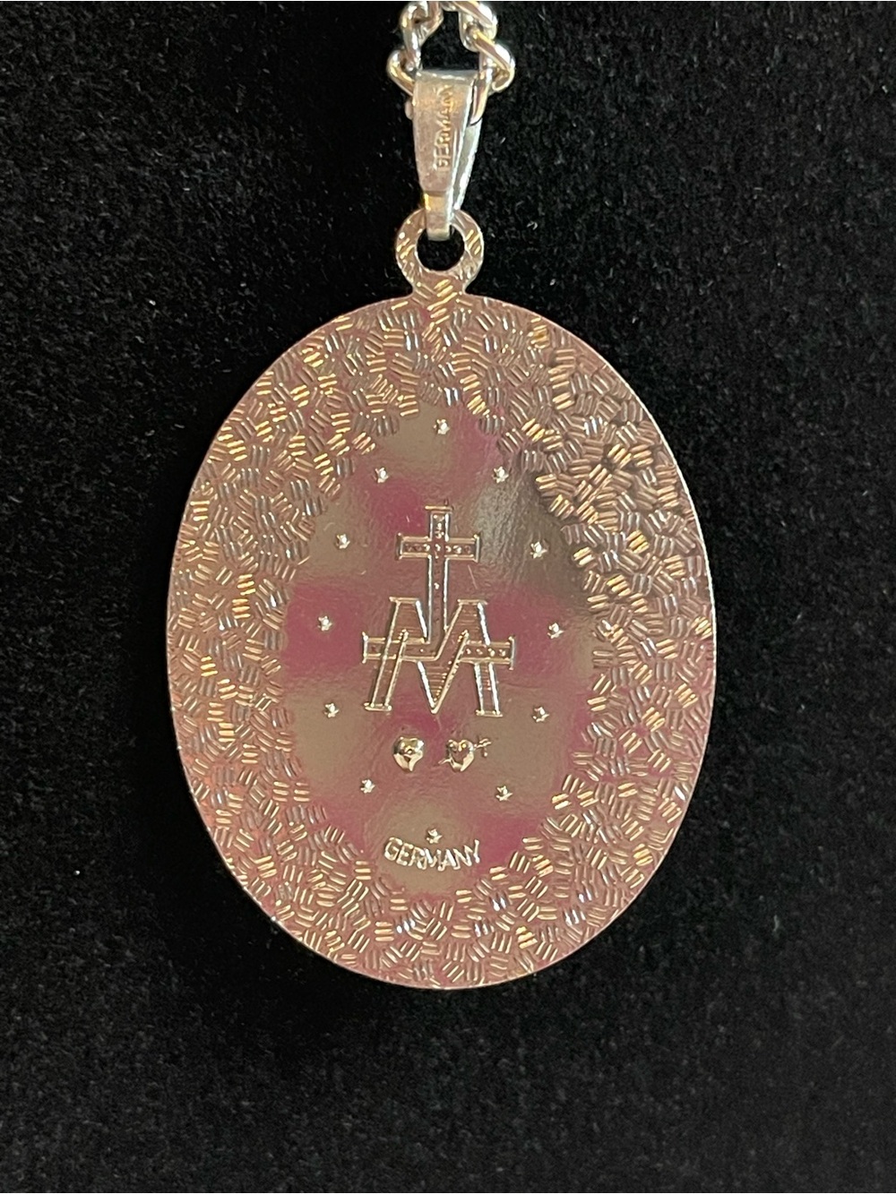 Vintage Germany Virgin Mary cameo necklace - Picture 3 of 3